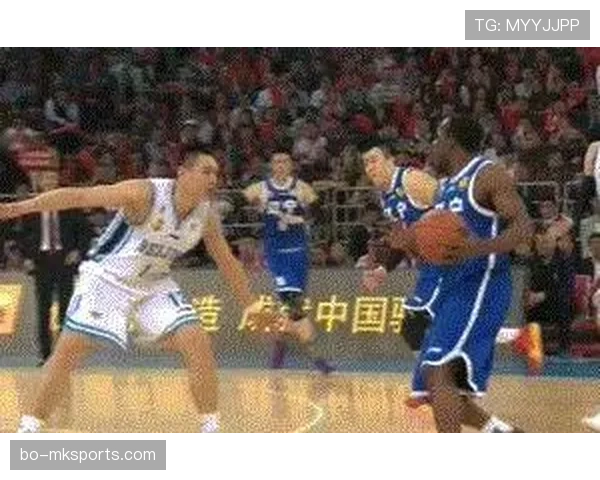 篮球新规如何判定带球撞人与阻挡犯规的区别要点